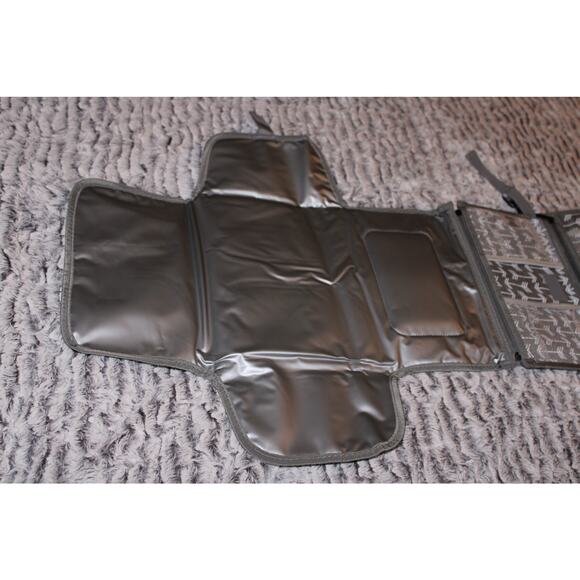 Kopi Baby Portable Diaper Changing Pad Gray Arrows - Picture 4 of 5